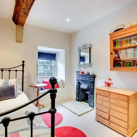 بيت للعطل 3 Bed In Oc-ds779 *